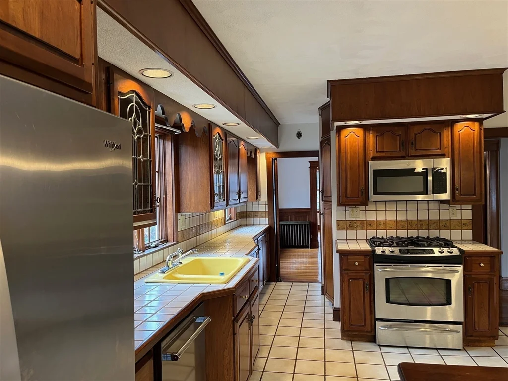 42 School St, Arlington