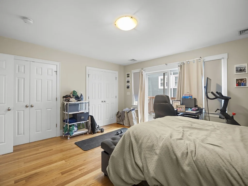 157 W 6th St, South Boston