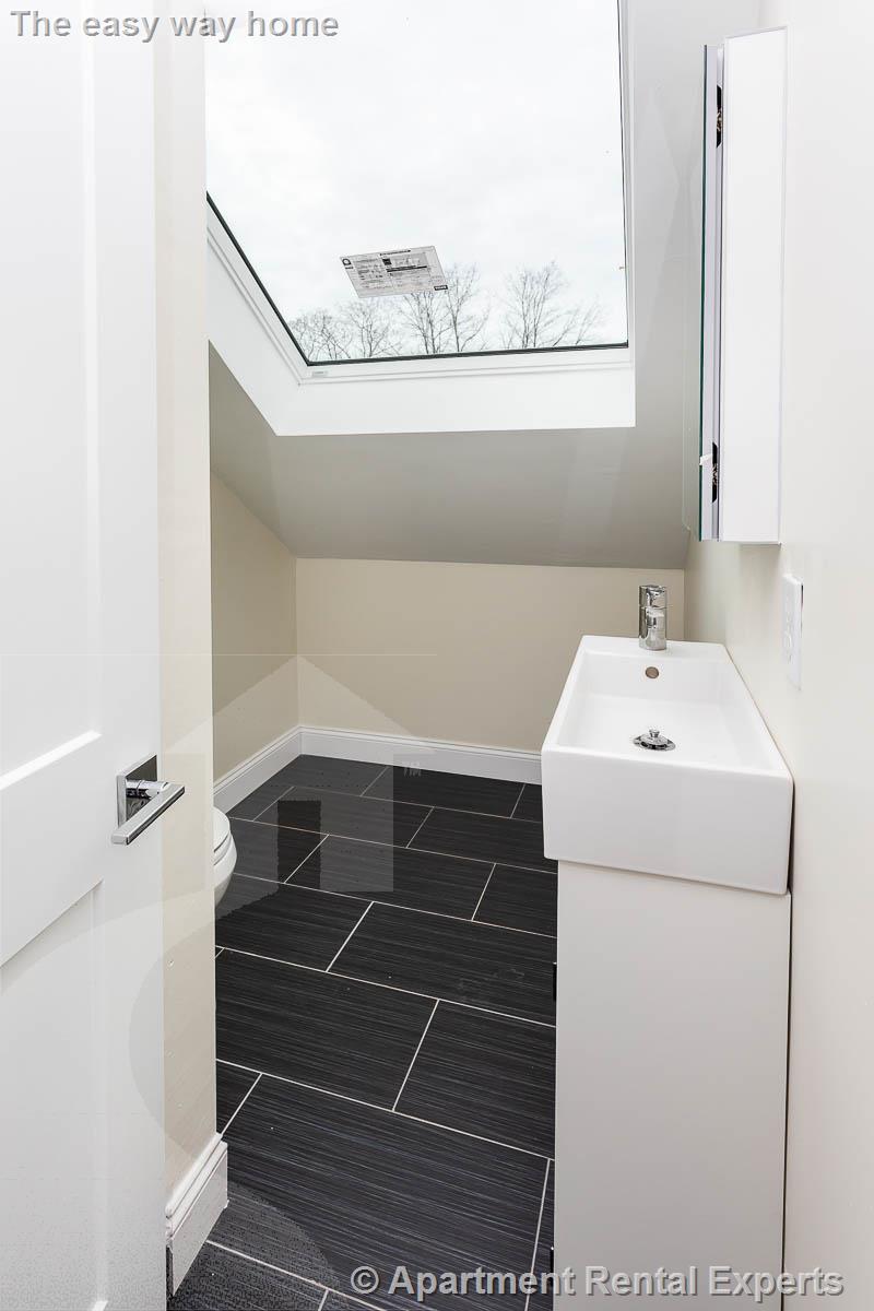 476 Fulton St, Medford Square