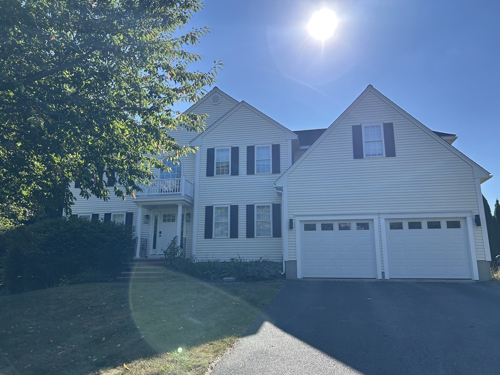 3 Gooseneck Ln, Westford