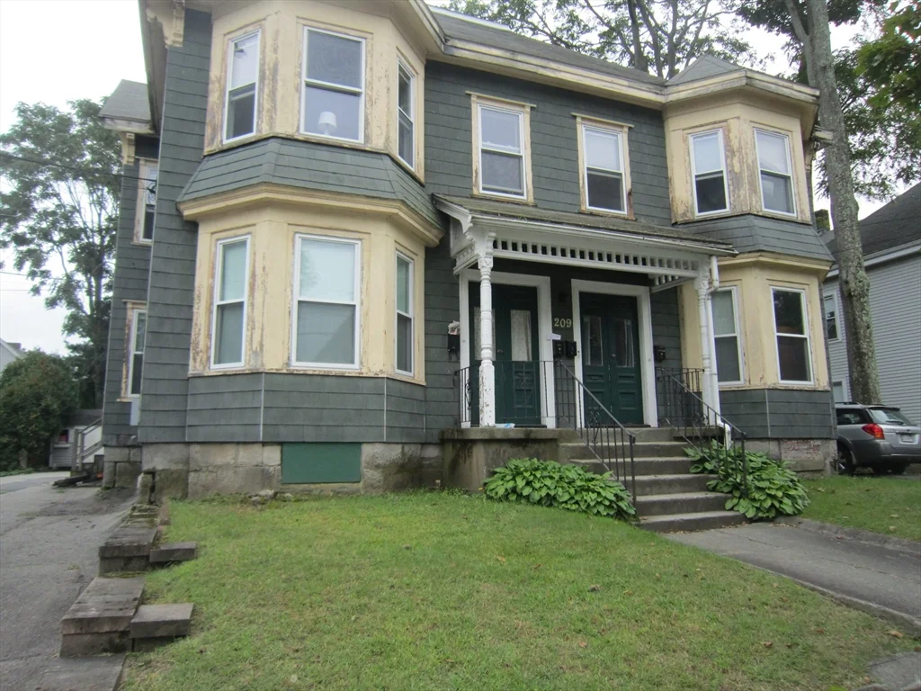 209 Ash St, Waltham