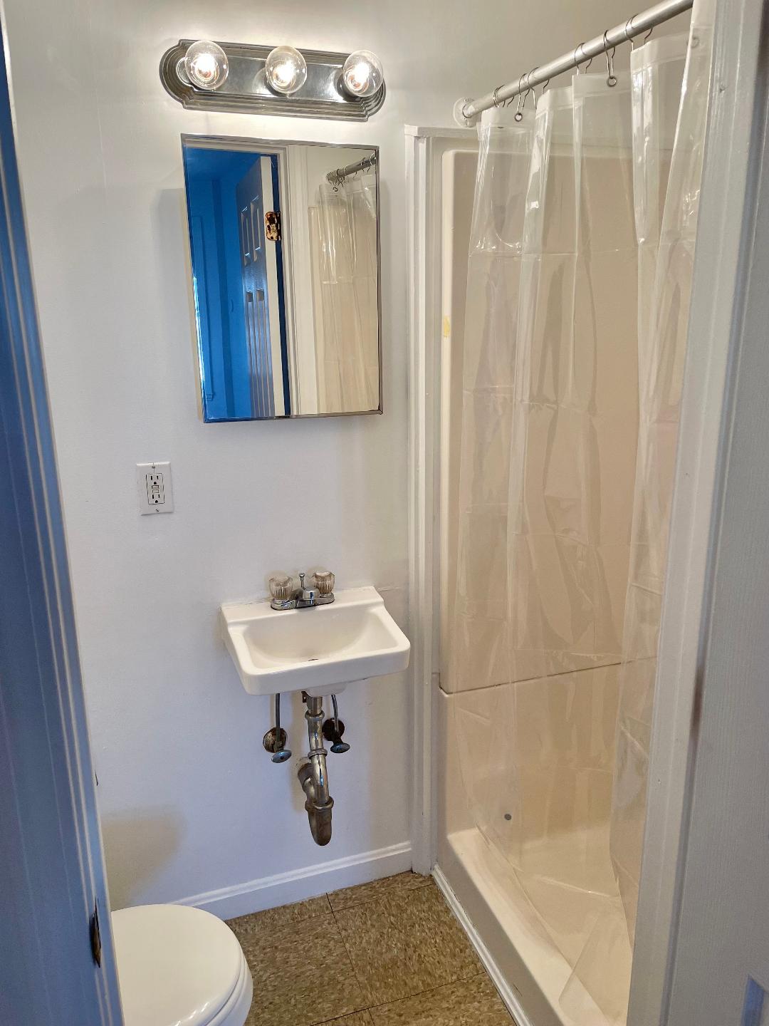 1061 Beacon St, Longwood