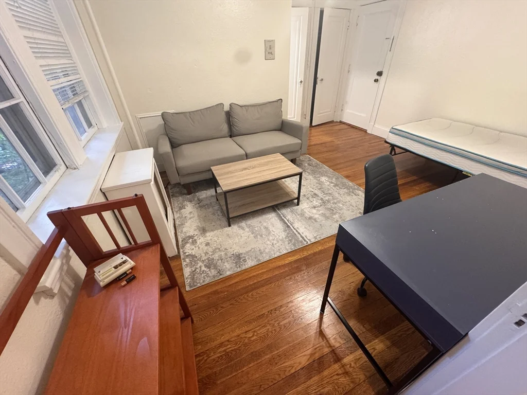6 Washington Ave, Neighborhood Nine