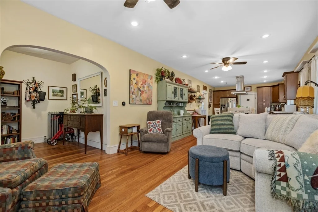 200 Woodside Ave, Winthrop