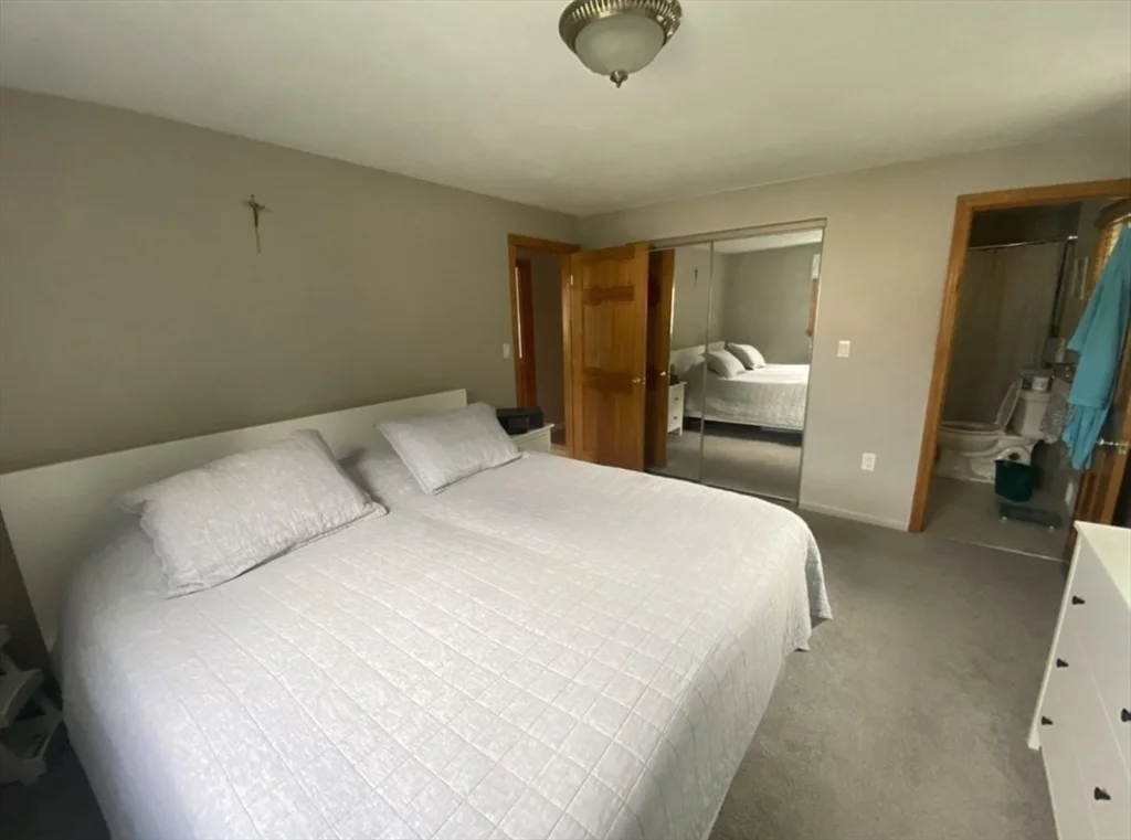 7 Cleveland Rd, Peabody