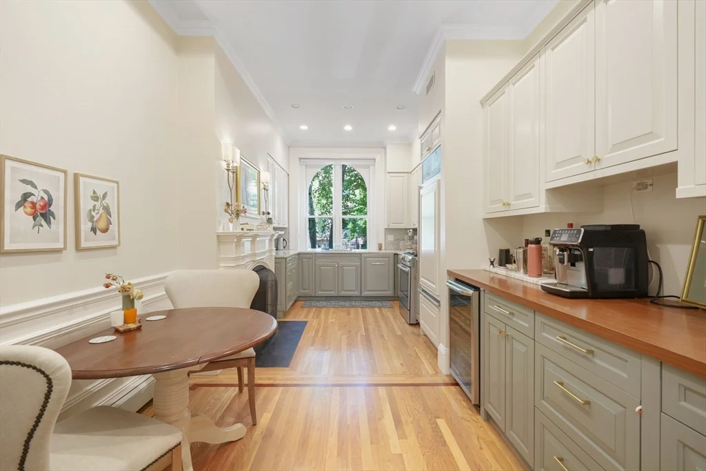 28 Marlborough St, Back Bay