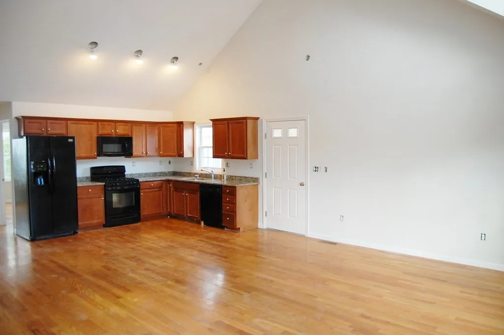 3 Merrimac Way, Tyngsborough