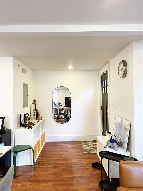 2 Auburn Ave, East Somerville