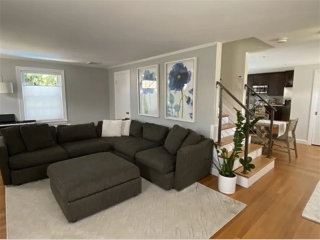 15 Campbell Rd, Arlington