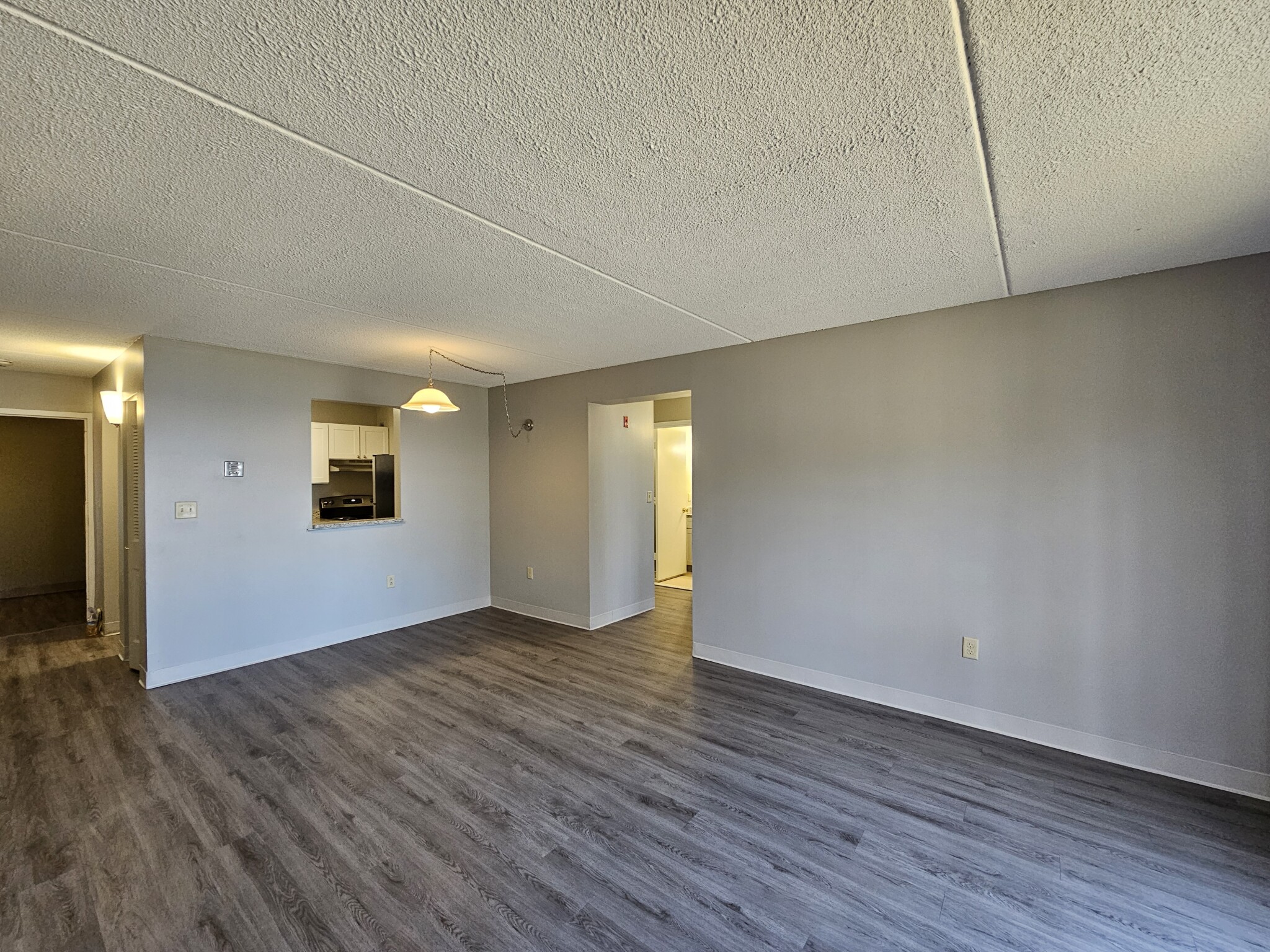 65 North Point Dr, Dorchester