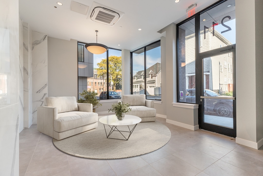 211 Green St, Jamaica Plain