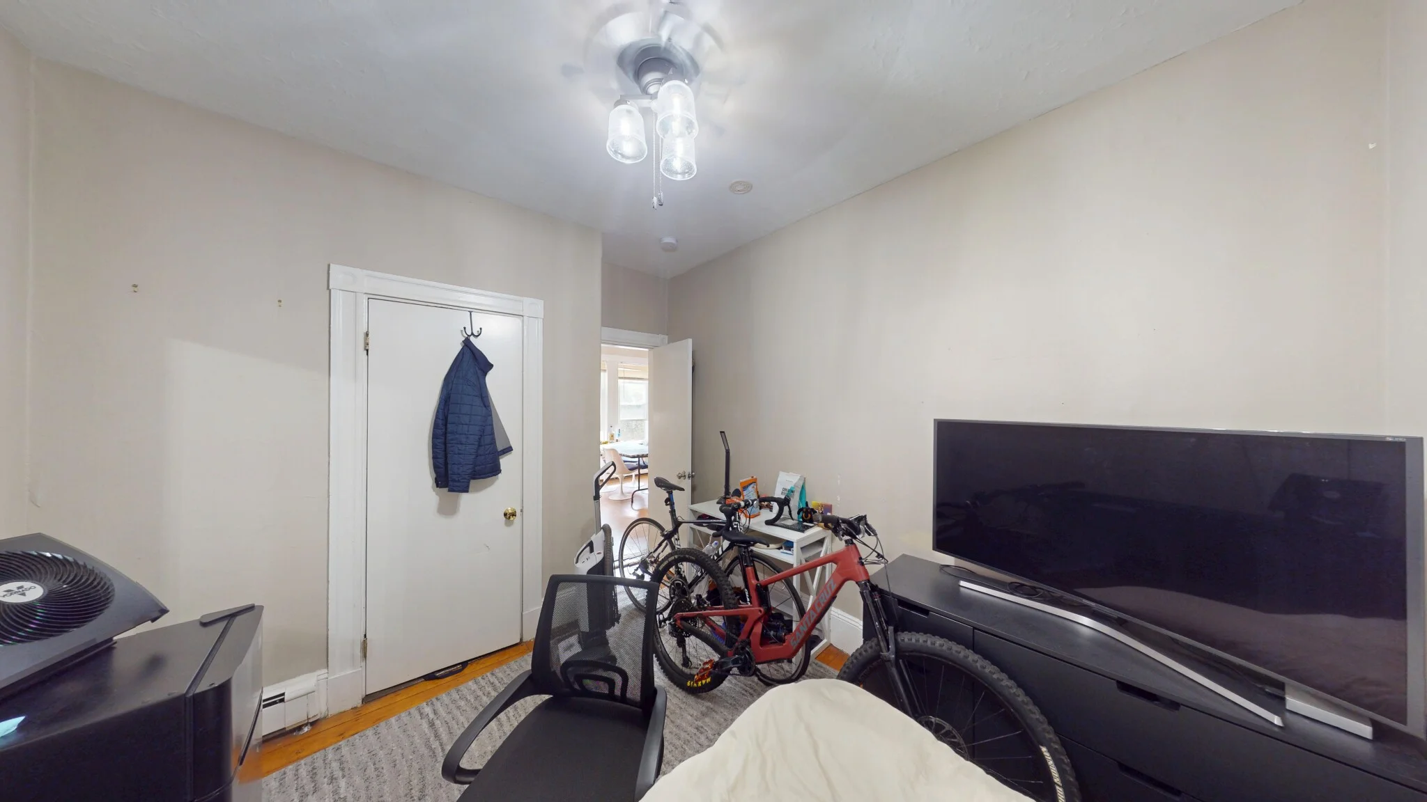 8 Sunset St, Mission Hill