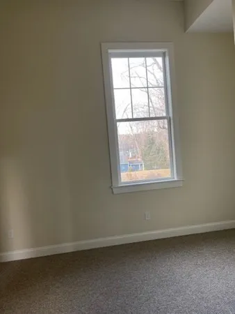 33 West Main St, Groton