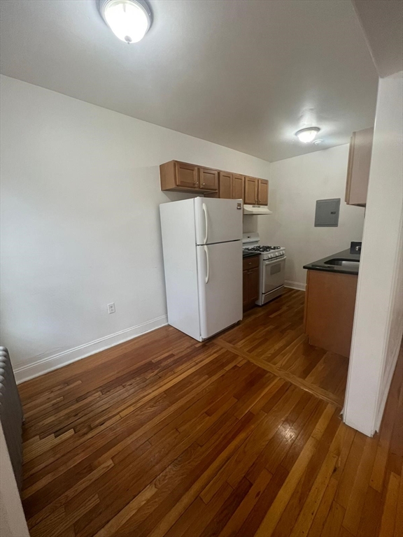 10 Yeamans St, Revere