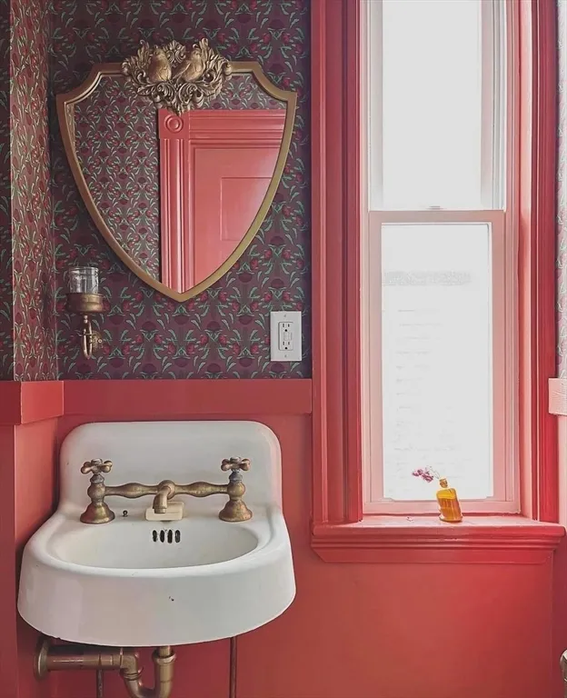 198 Byron St, East Boston