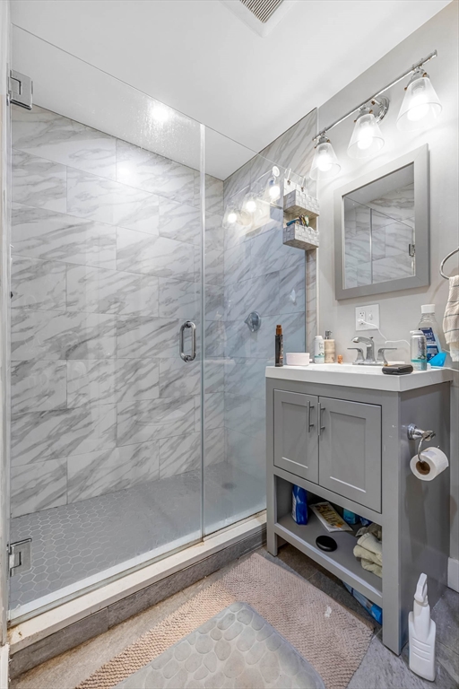 8 W Bellflower St, Dorchester