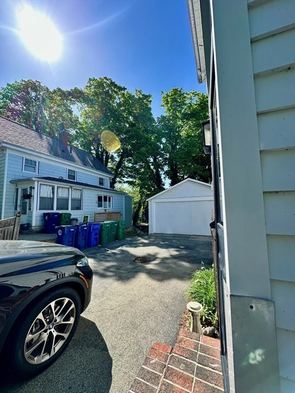 984 Chestnut St, Newton Upper Falls