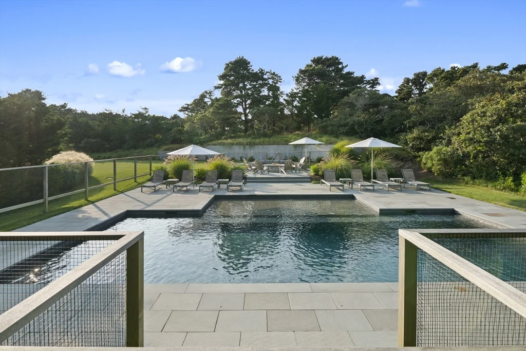 2 Drew Ln, Nantucket