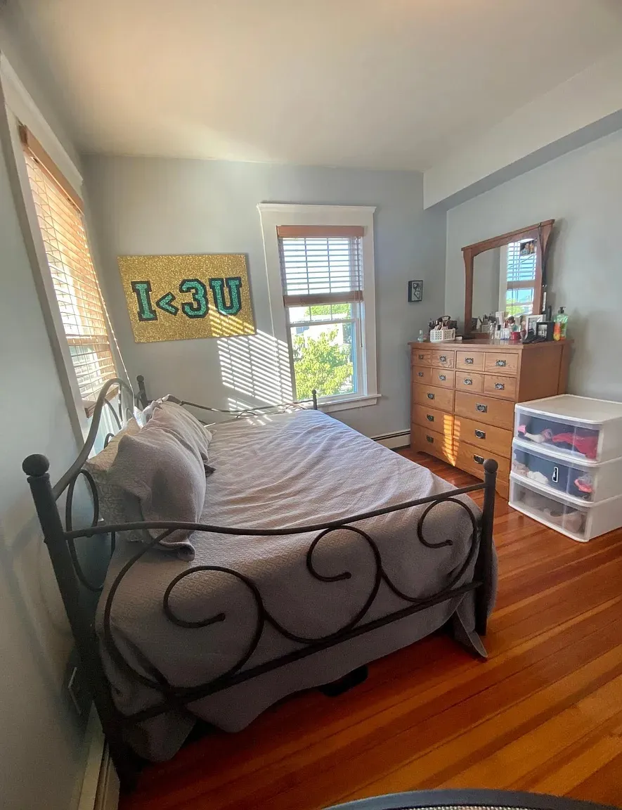 33 Main St, Winter Hill