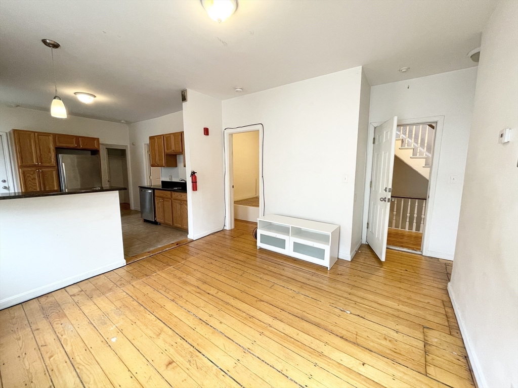 52 Delle Ave, Mission Hill