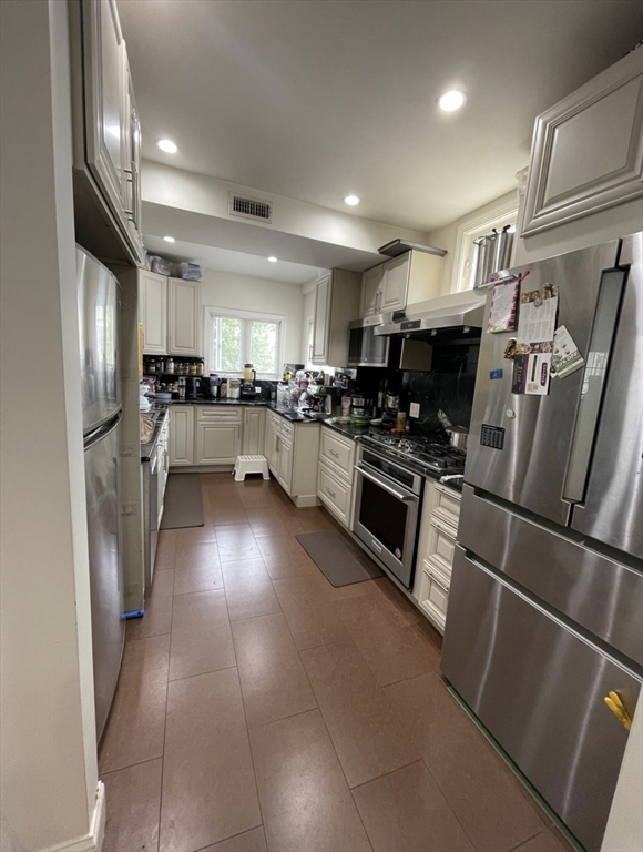 62 Antwerp, Brighton