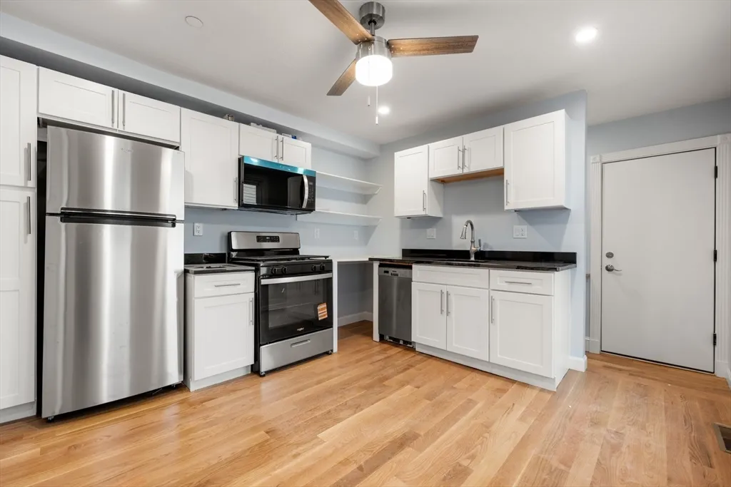 71 Old Harbor St, South Boston