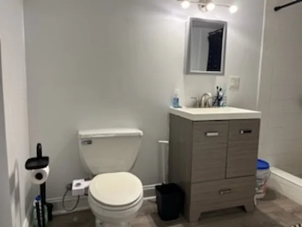 47 Clifford St, Roxbury