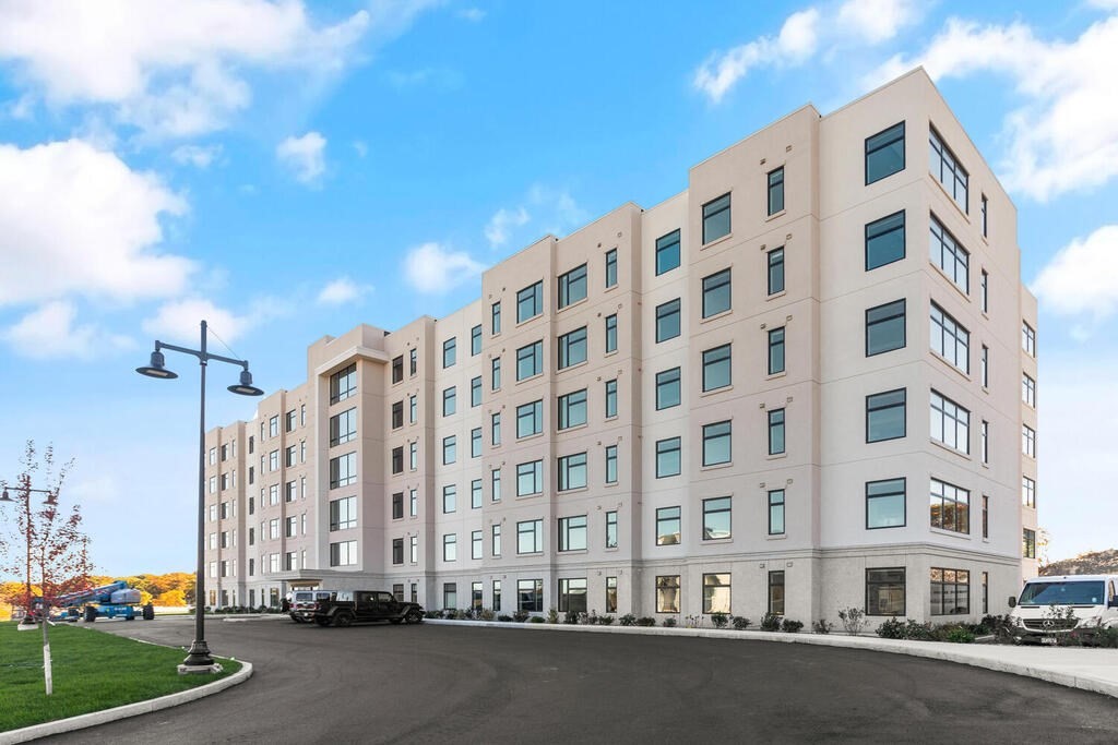 30 Collins Ave, Saugus