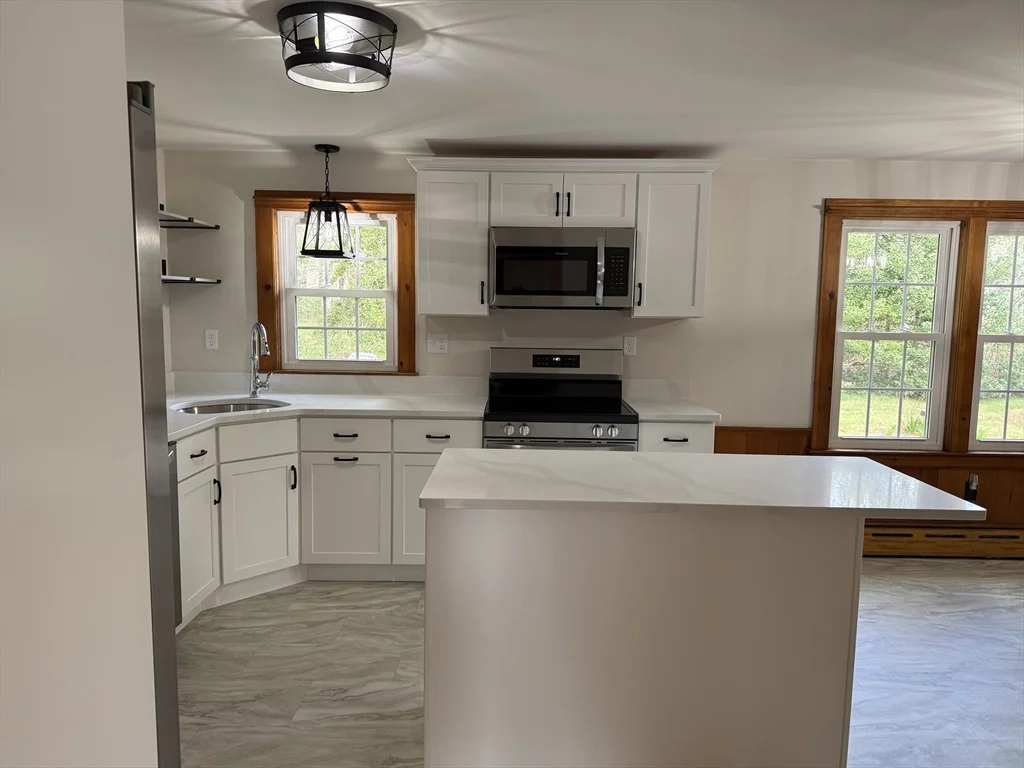 3 Crescent St, West Bridgewater