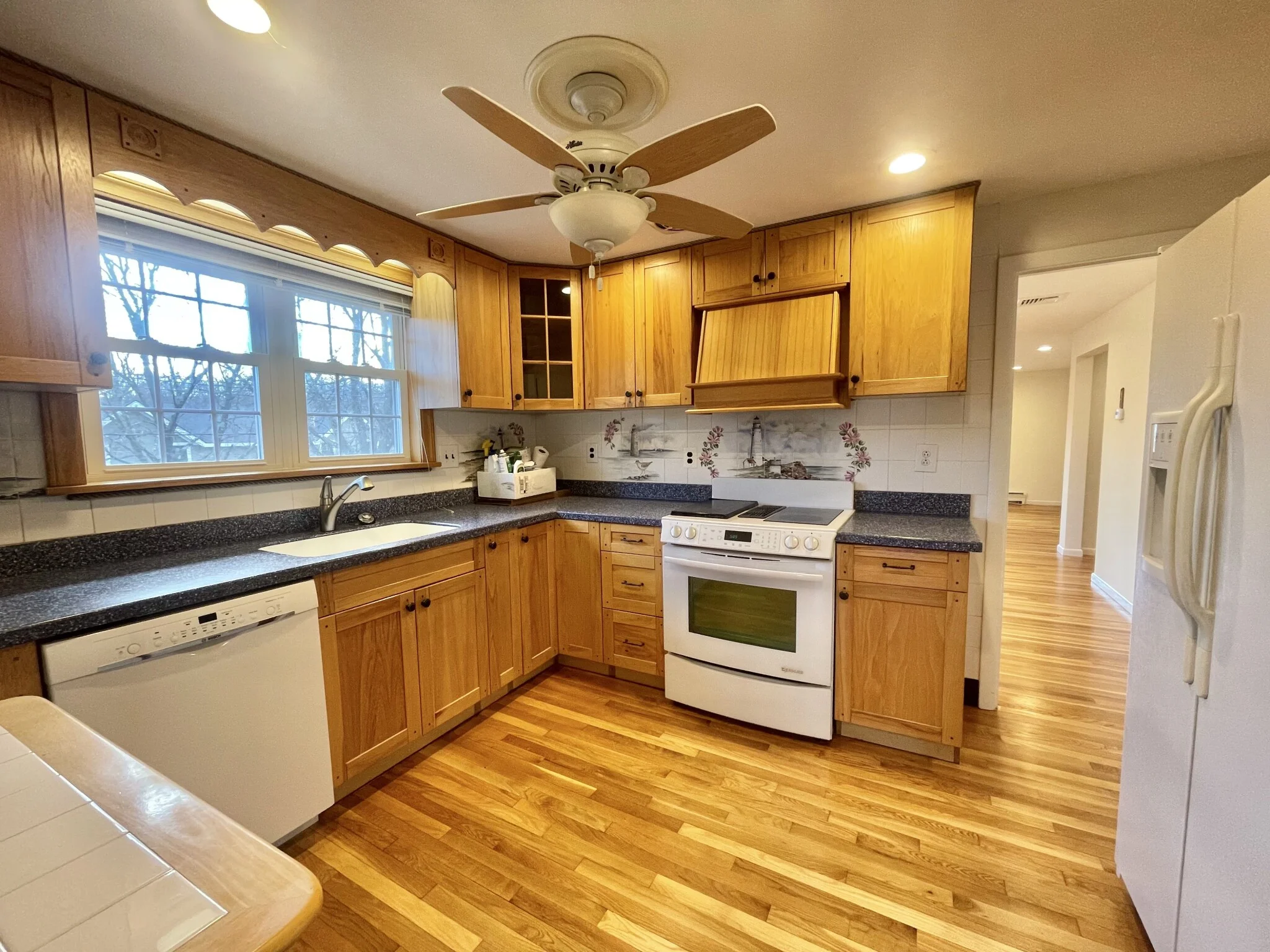 77 Louise, Chestnut Hill