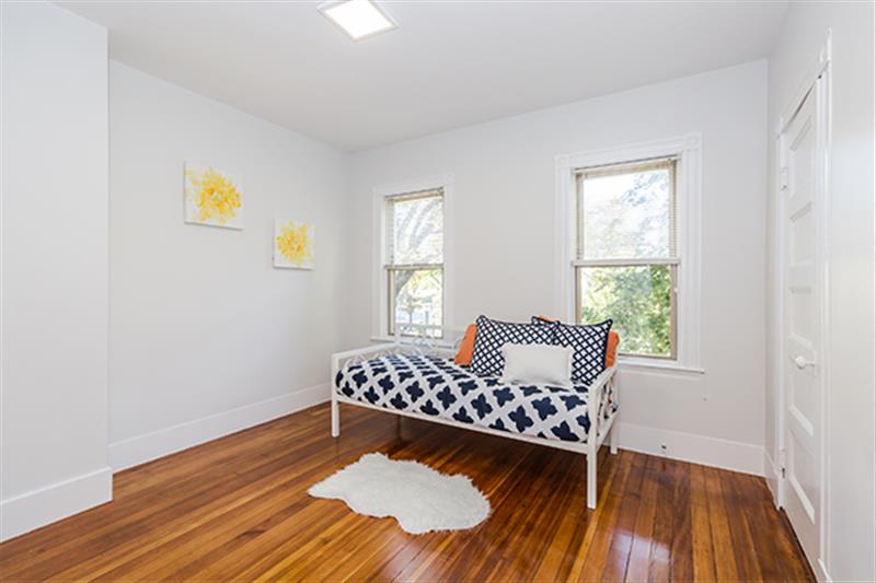 8 Stone Pl, Prospect Hill