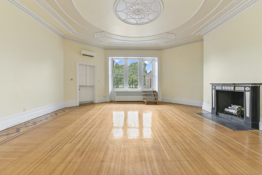 232 Beacon St, Back Bay