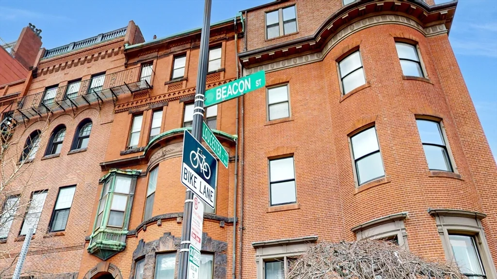 404 Beacon St, Back Bay