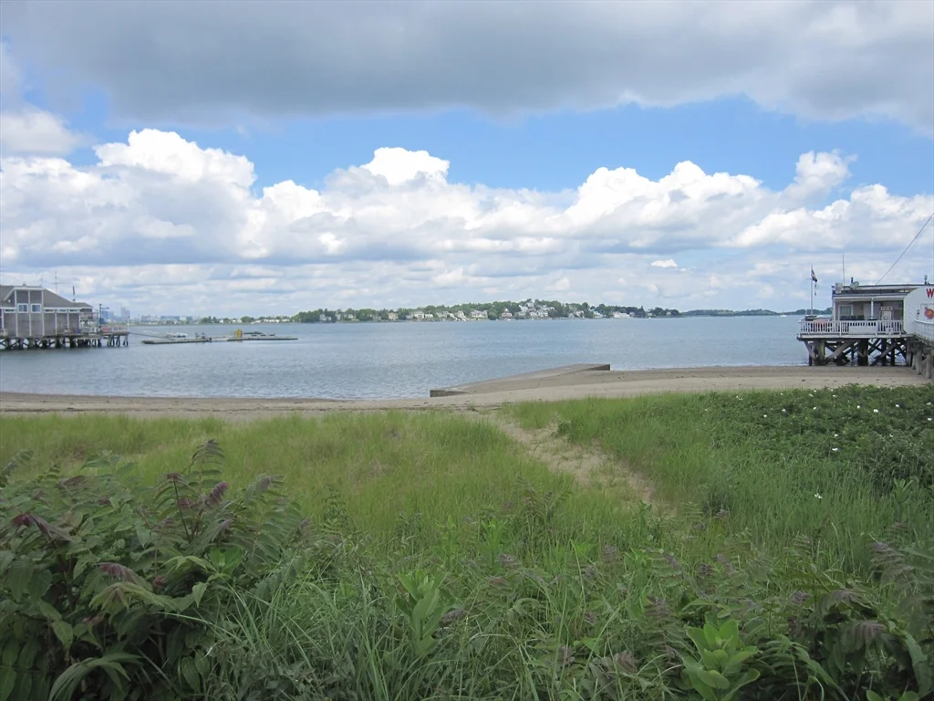 130 Beach St, Quincy