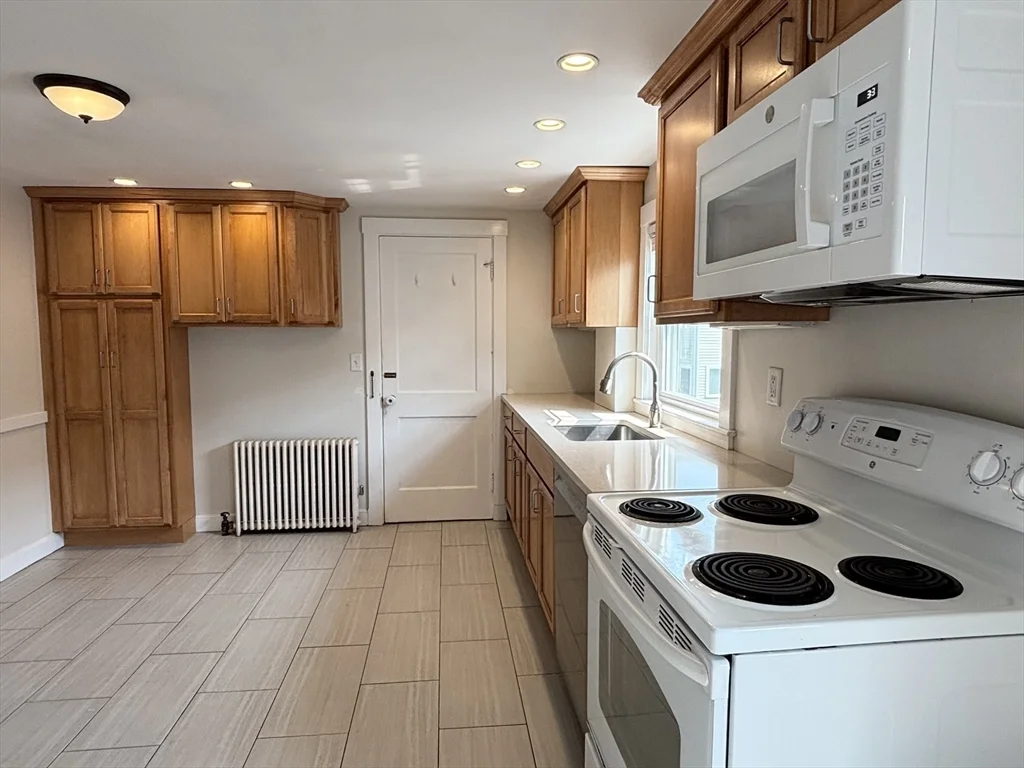 65 Davis Rd, Belmont