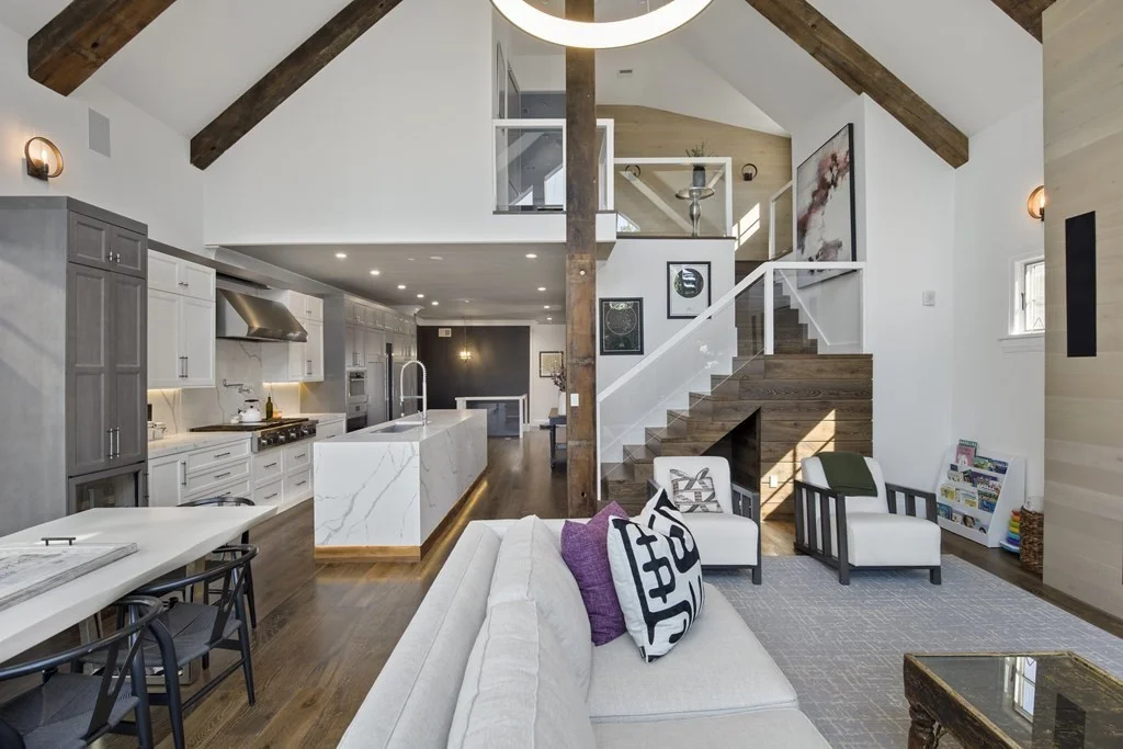 719 E 2nd St, South Boston