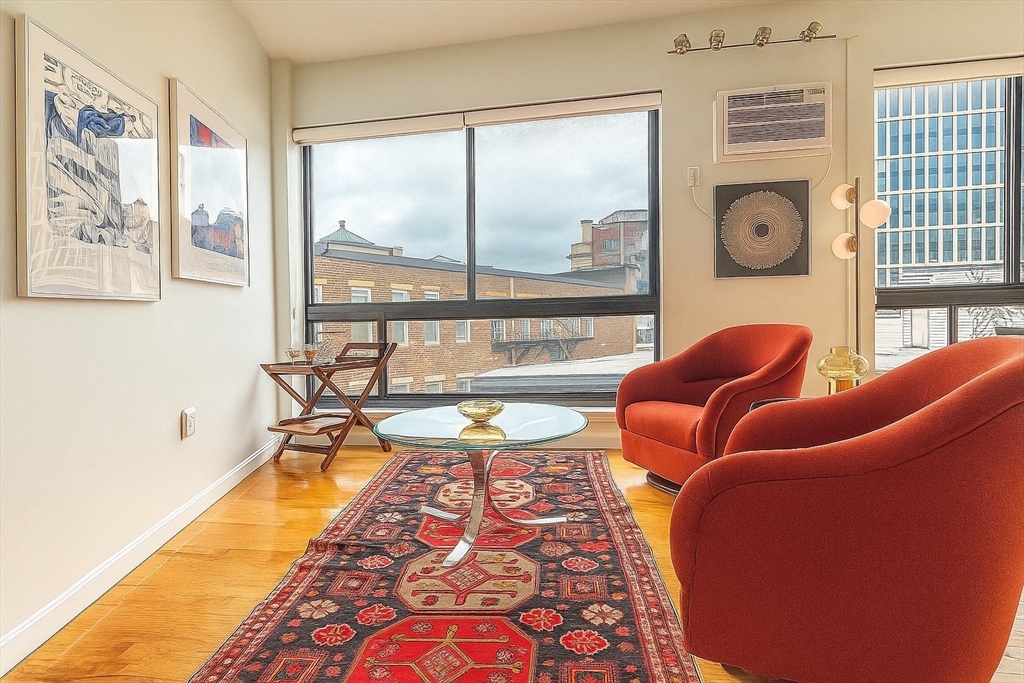 12 Stoneholm, Back Bay