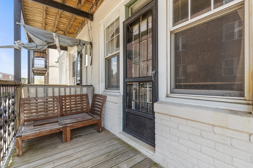 242 S Huntington Ave, Jamaica Plain