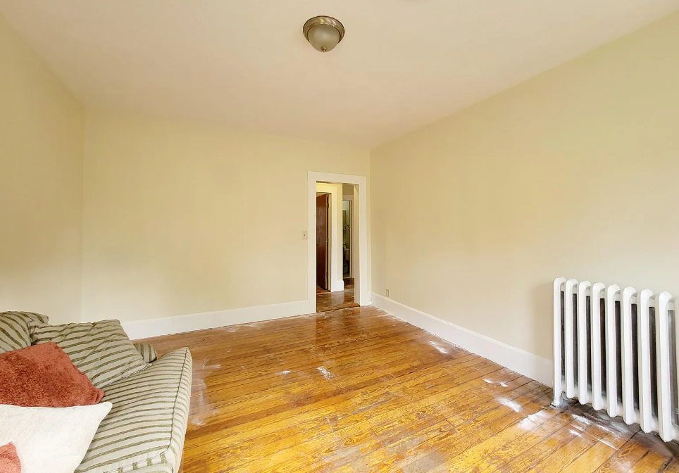 132 1/2 Oxford St, Baldwin