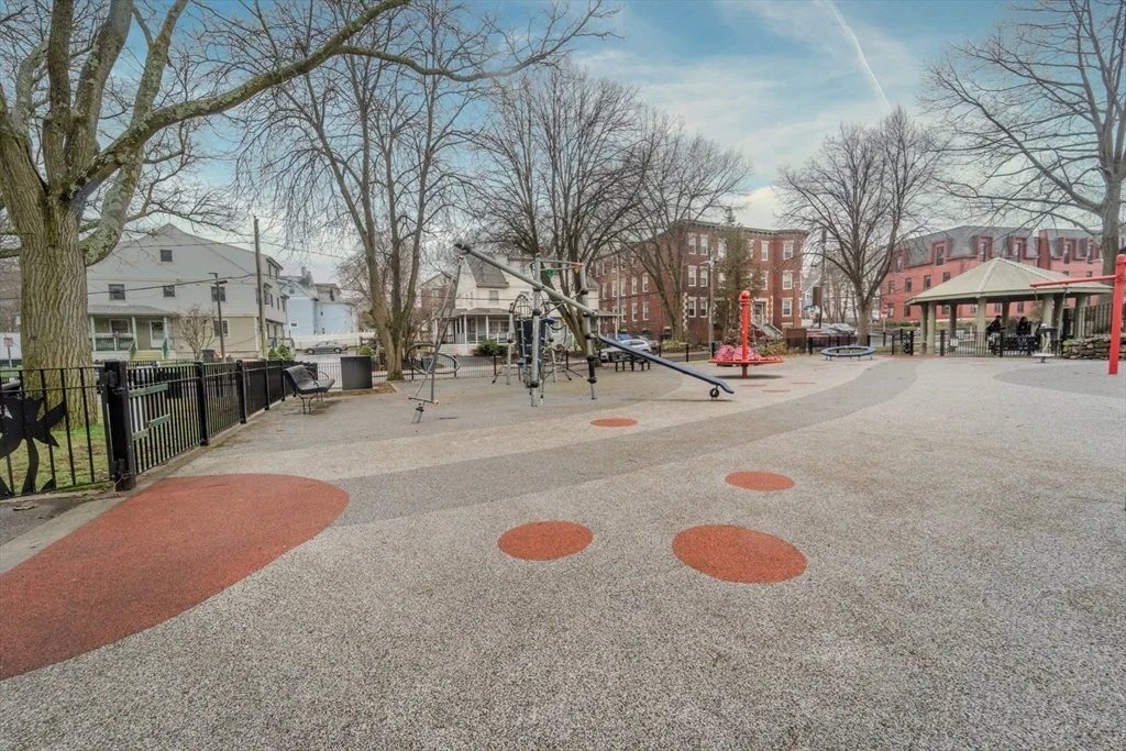 86 Winthrop St, Roxbury