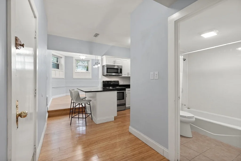 35 Bay State Rd, Back Bay