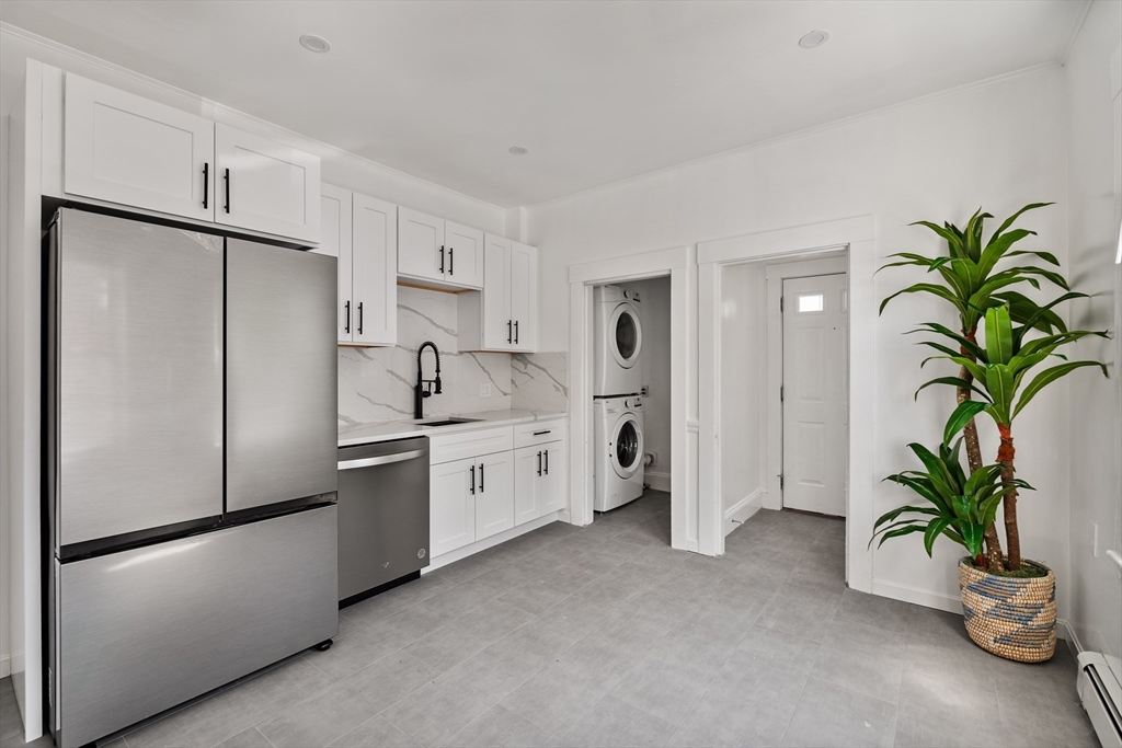 279 E Squantum St, North Quincy