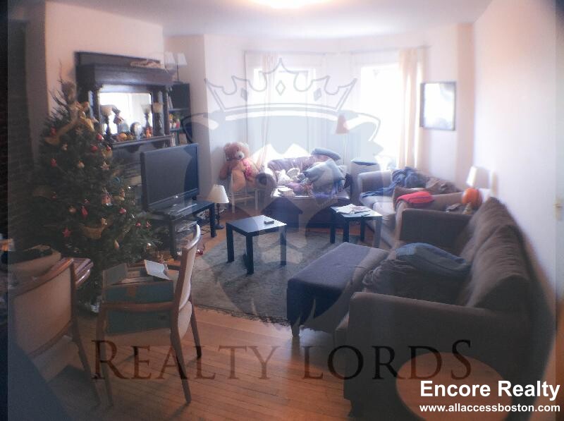 526 Harvard St, North Brookline