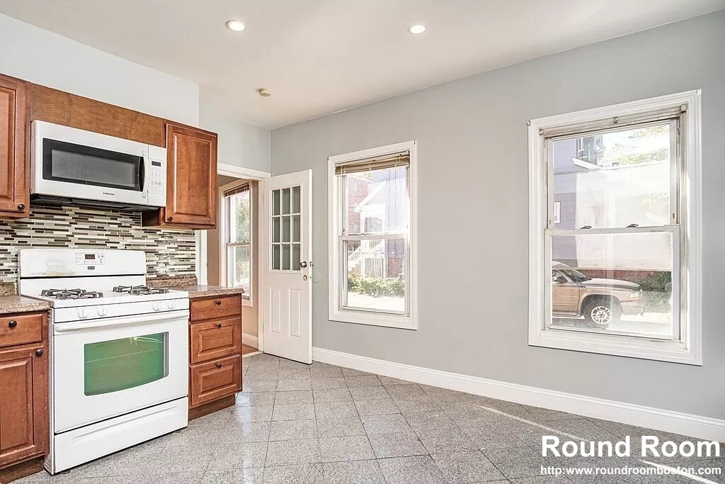 28 Moreland St, Winter Hill