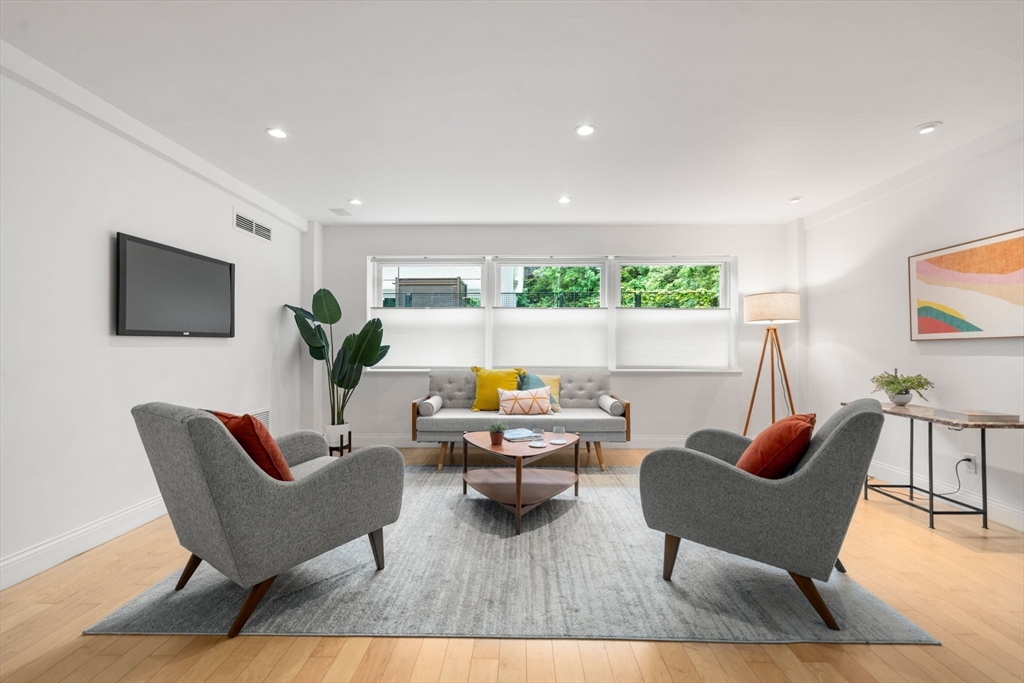 1600 Beacon St, Corey Hill