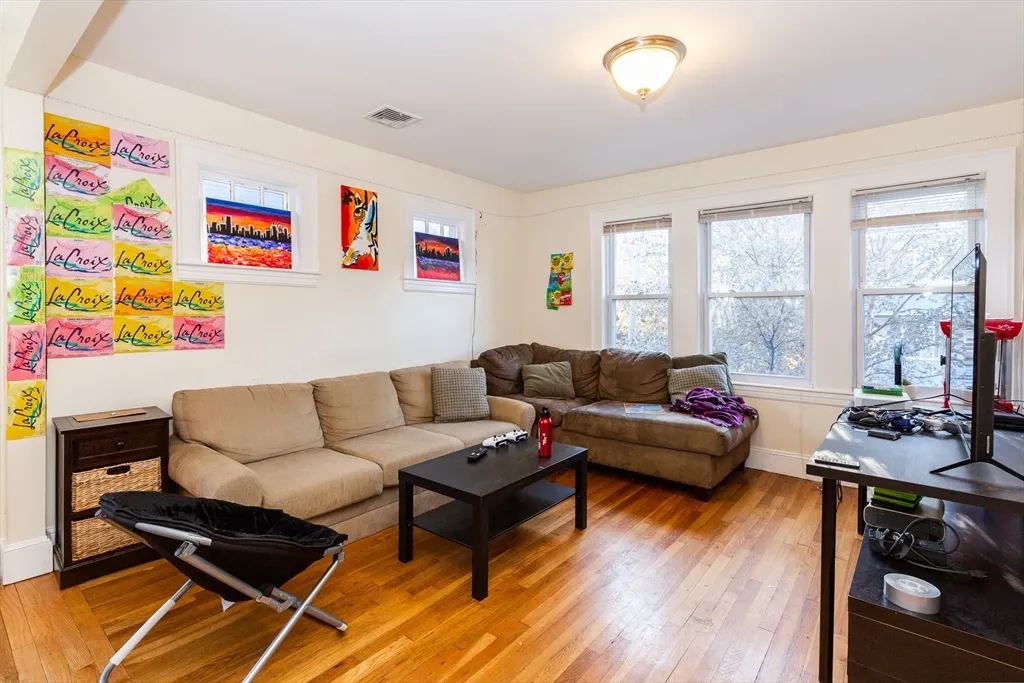 186 Calumet St, Mission Hill