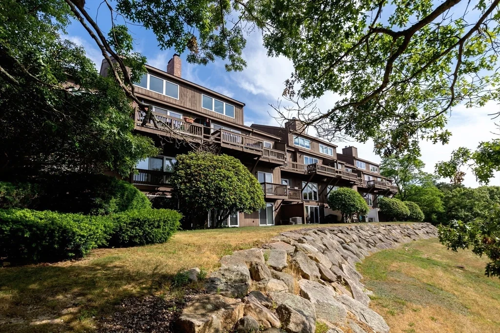 24 Ships View Ter, Buzzards Bay