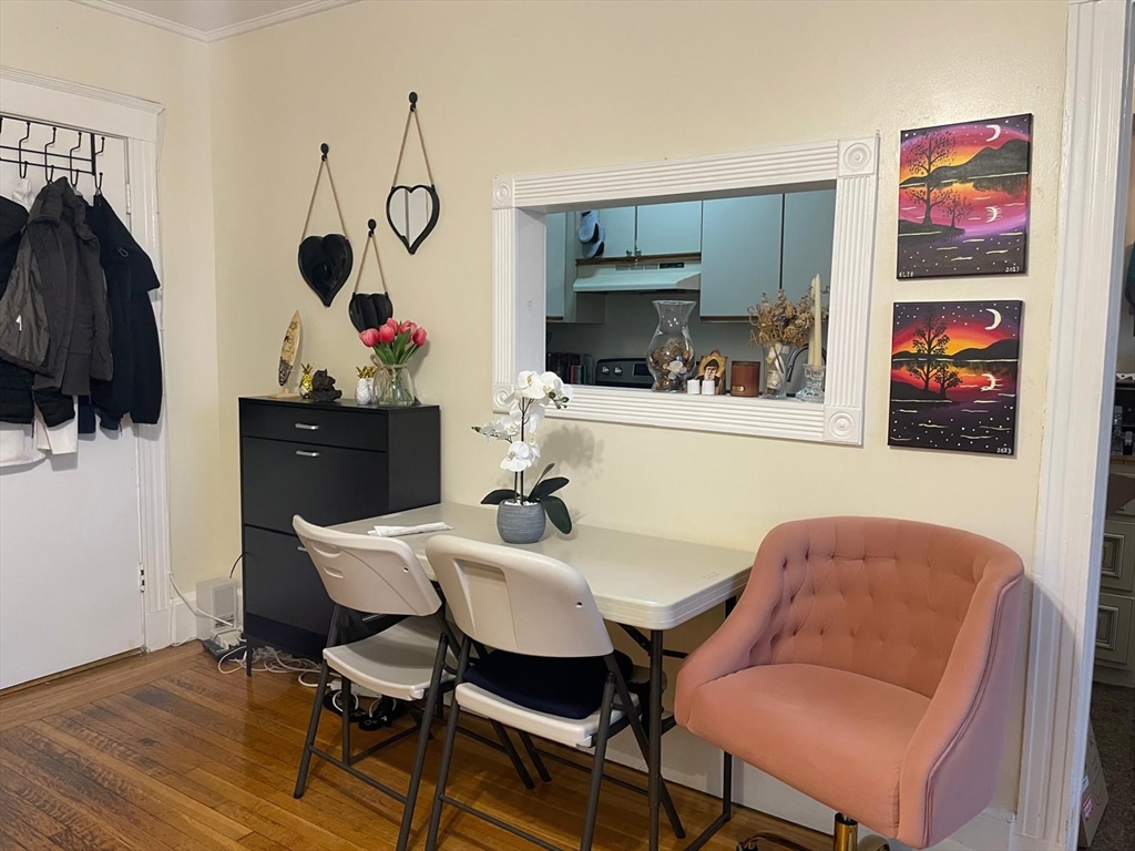 1607 Commonwealth Ave, Brighton