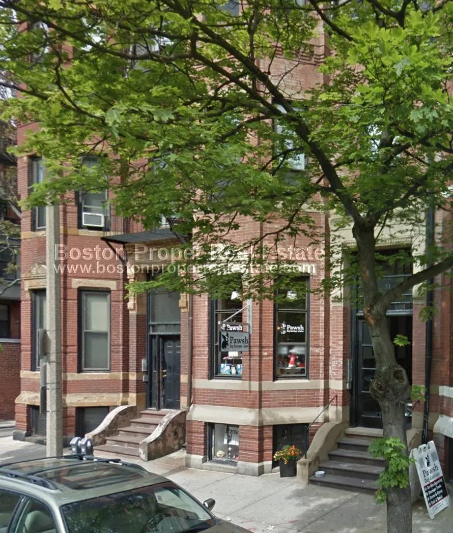 31 Gloucester St, Back Bay