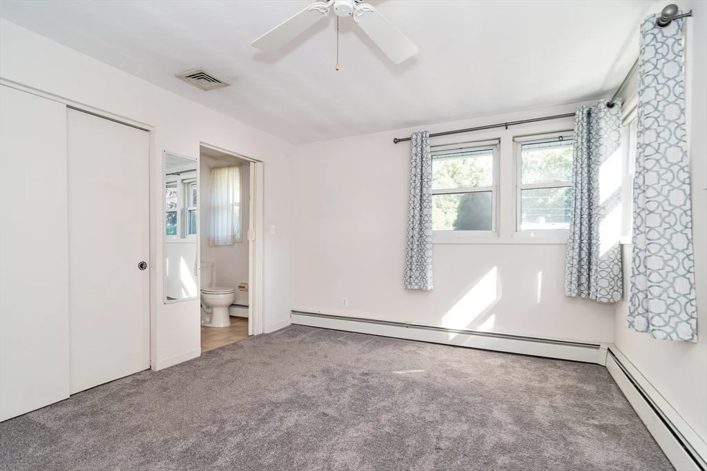 14 Rosslare Rd, Framingham